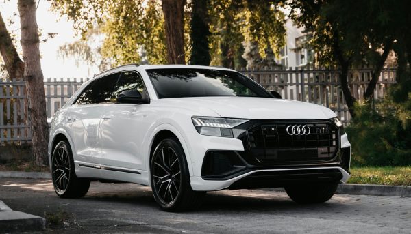 Audi Q8 S-LINE